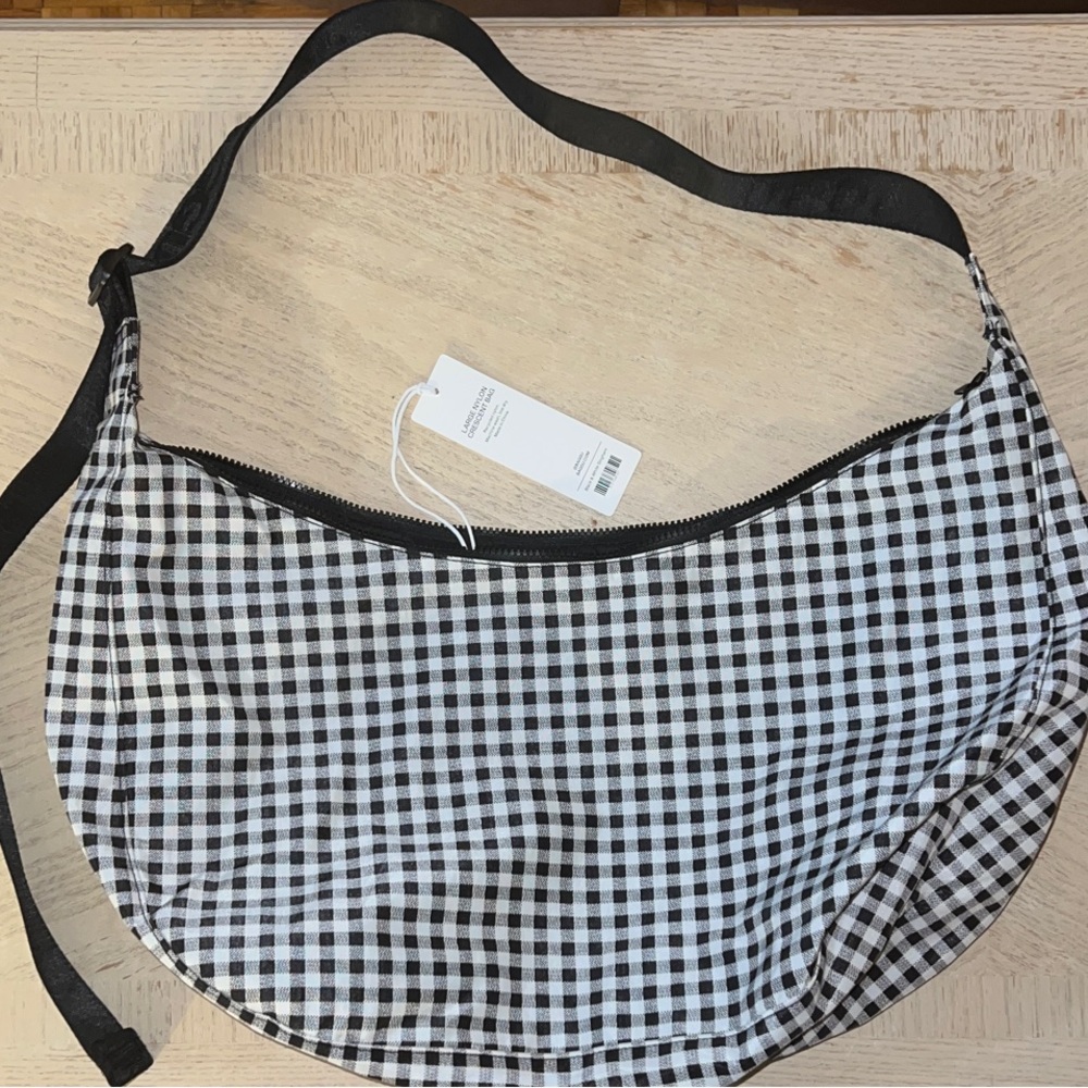 BAGGU Large Crescent Bag in Gingham